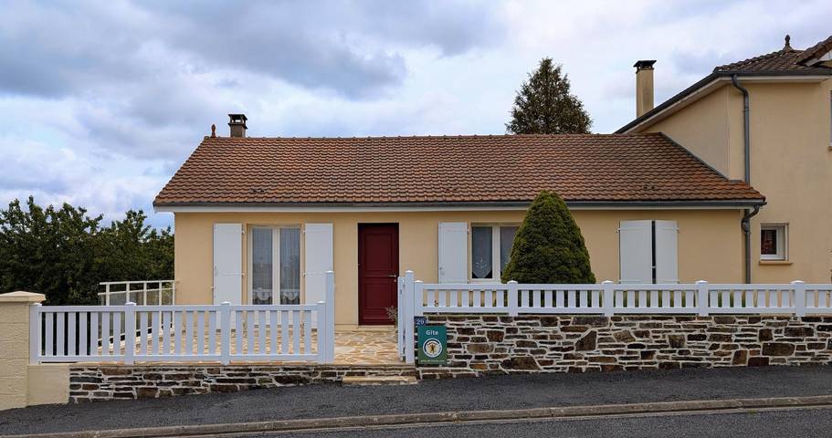 Gîte pour 4 personnes, avec jardin ainsi que piscine et terrasse à Saint-Yrieix-la-Perche - 2