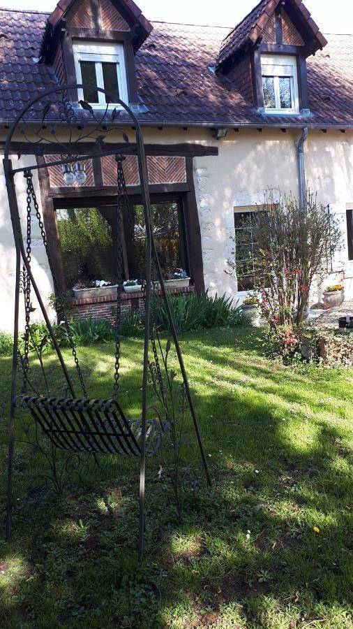 Chambre d’hôte pour 2 personnes, avec Terrasse ainsi que Jardin et Vue à Vignoux-sur-Barangeon