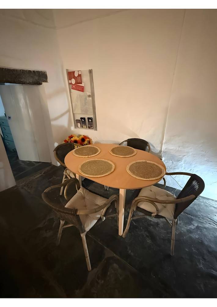 Entire apartment, Apartment 'Casa Tia Anica' with Lake View, Wi-Fi, and Air Conditioning in Praia Fluvial de Monsaraz, Monsaraz