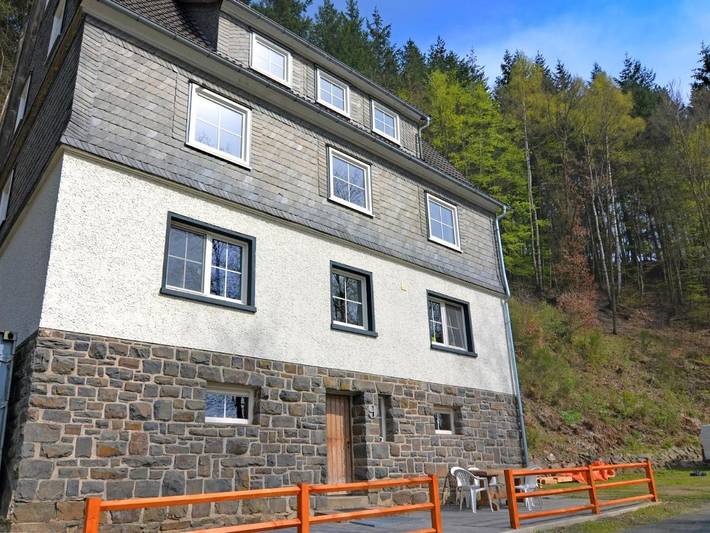 Ferienhaus für 20 Personen, mit Sauna und Garten, mit Haustier