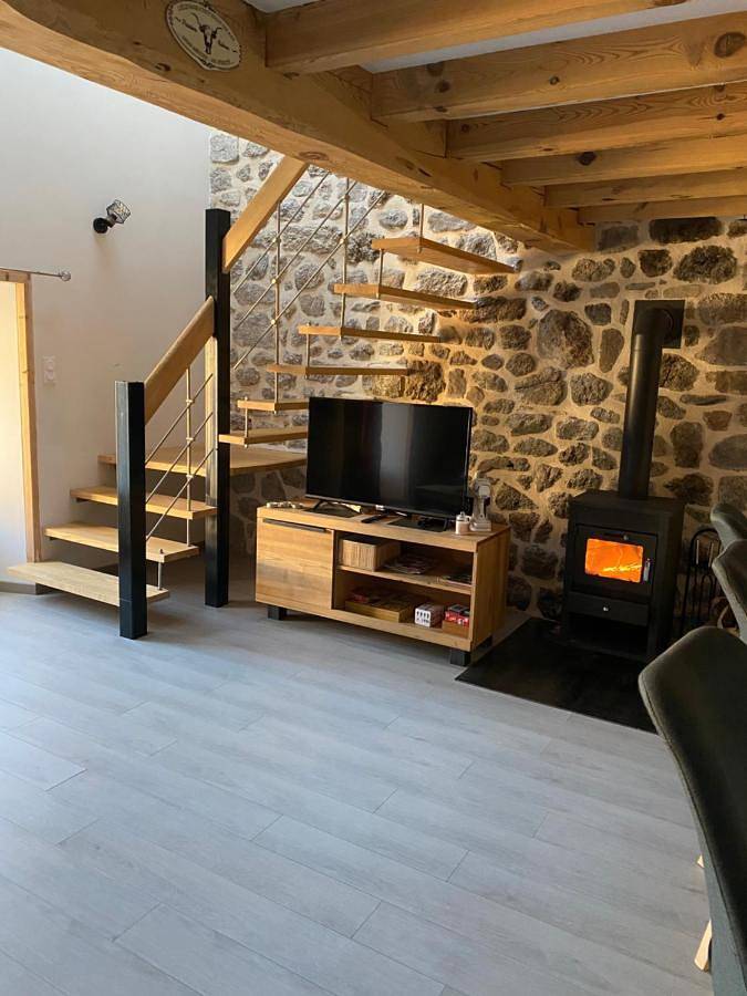 Location de vacances pour 6 personnes, avec vue et jardin dans Saint-Symphorien (Lozère) - 2