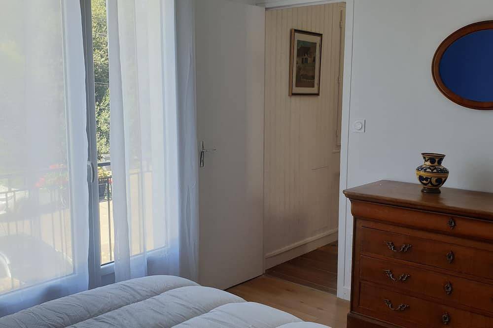 Very nice house with large terrace in the center of Concarneau in Concarneau, Quimper region