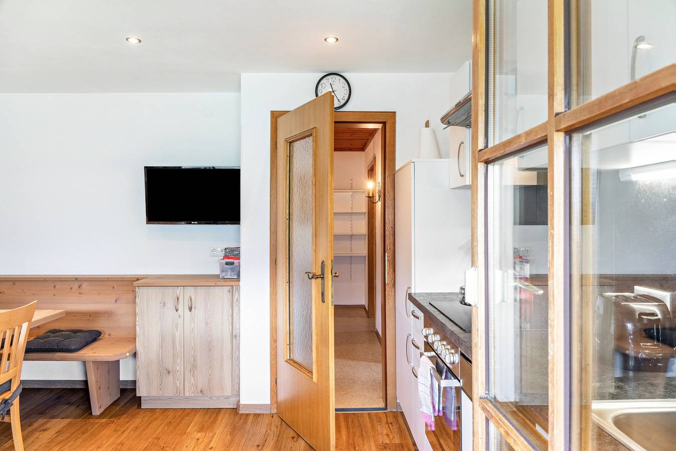 Apartamento entero, Apartamento 'Raner Hof' con vistas a la montaña, terraza compartida y Wi-Fi in Tux Alps, Aschau im Zillertal