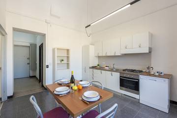 Appartamento per 4 Persone in Centro Est (Genova), Genoa, Foto 2