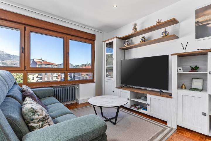 Apartamento inteiro, Apartamento 'Comarca del Sella' com Vista Montanha e Wi-Fi in Arriondas, Costa Verde (Espanha)