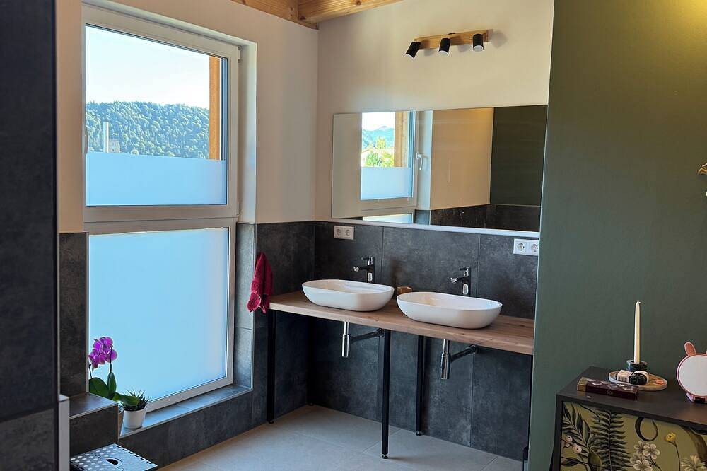 Ganze Wohnung, Modern-gemütlich mit Bergblick – perfekt für Gruppen, Familien und Workation! in Vils, Außerfern