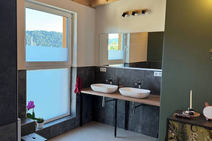 Ganze Wohnung, Modern-gemütlich mit Bergblick – perfekt für Gruppen, Familien und Workation! in Vils, Außerfern