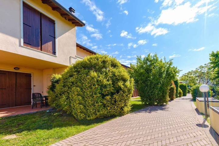Ganze Ferienwohnung, Ferienwohnung mit Pool und Golfplatz in Peschiera del Garda, Gardasee-Berge