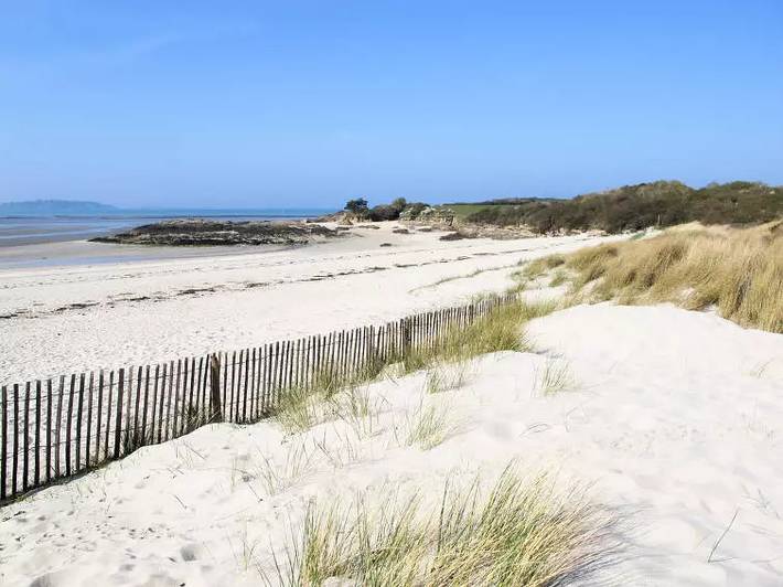 Location de vacances pour 8 personnes, avec jardin à Lancieux - 2