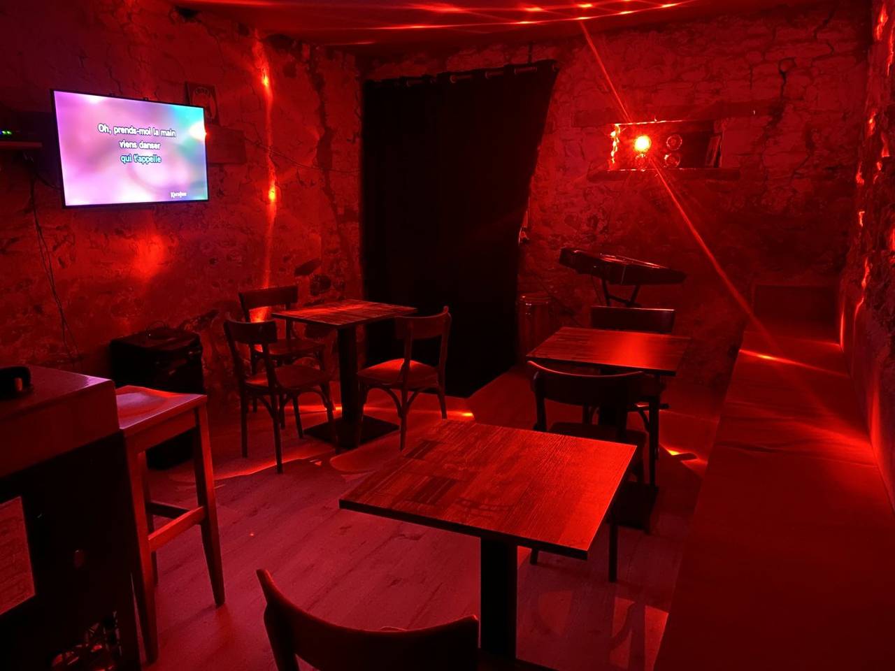 Le domaine d'Elaura, 12 personnes, calme, confort, espace ludique in Contest, Mayenne