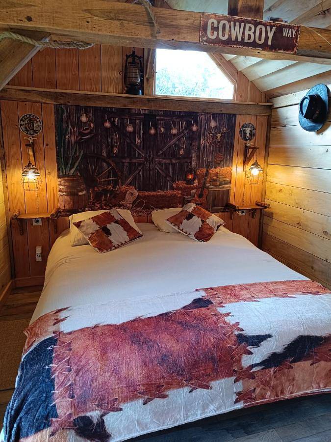 Location de vacances pour 2 personnes, avec terrasse et jardin à Boucé