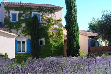 Chambre D’hôte pour 2 Personnes dans Lacoste, Parc naturel régional du Luberon, Photo 2