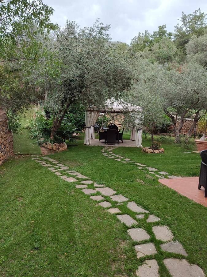 Location de vacances pour 3 personnes, avec jardin et vue à Cisano sul Neva - 3