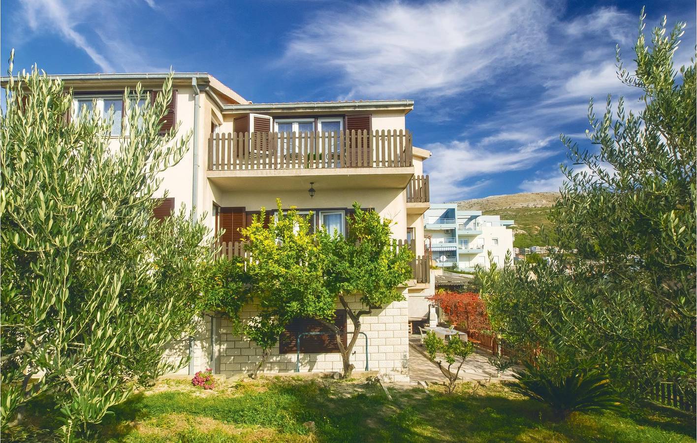 Apartamento vacacional entero, Apartamento de vacaciones para 8 personas con terraza in Podstrana, Condado de Split-Dalmacia