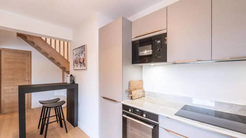 Gîte pour 9 personnes, avec Balcon dans Office de Tourisme de l'Alpe d'Huez - 2