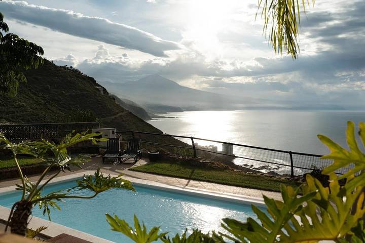 Casa rural para 6 personas, con piscina además de terraza y jardín en Tacoronte