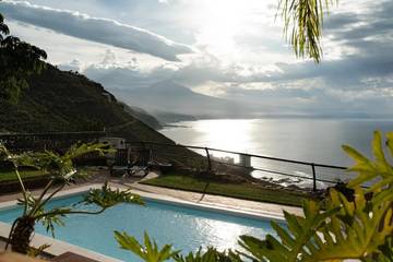 Casa rural para 6 personas, con terraza además de piscina y jardín en Tacoronte