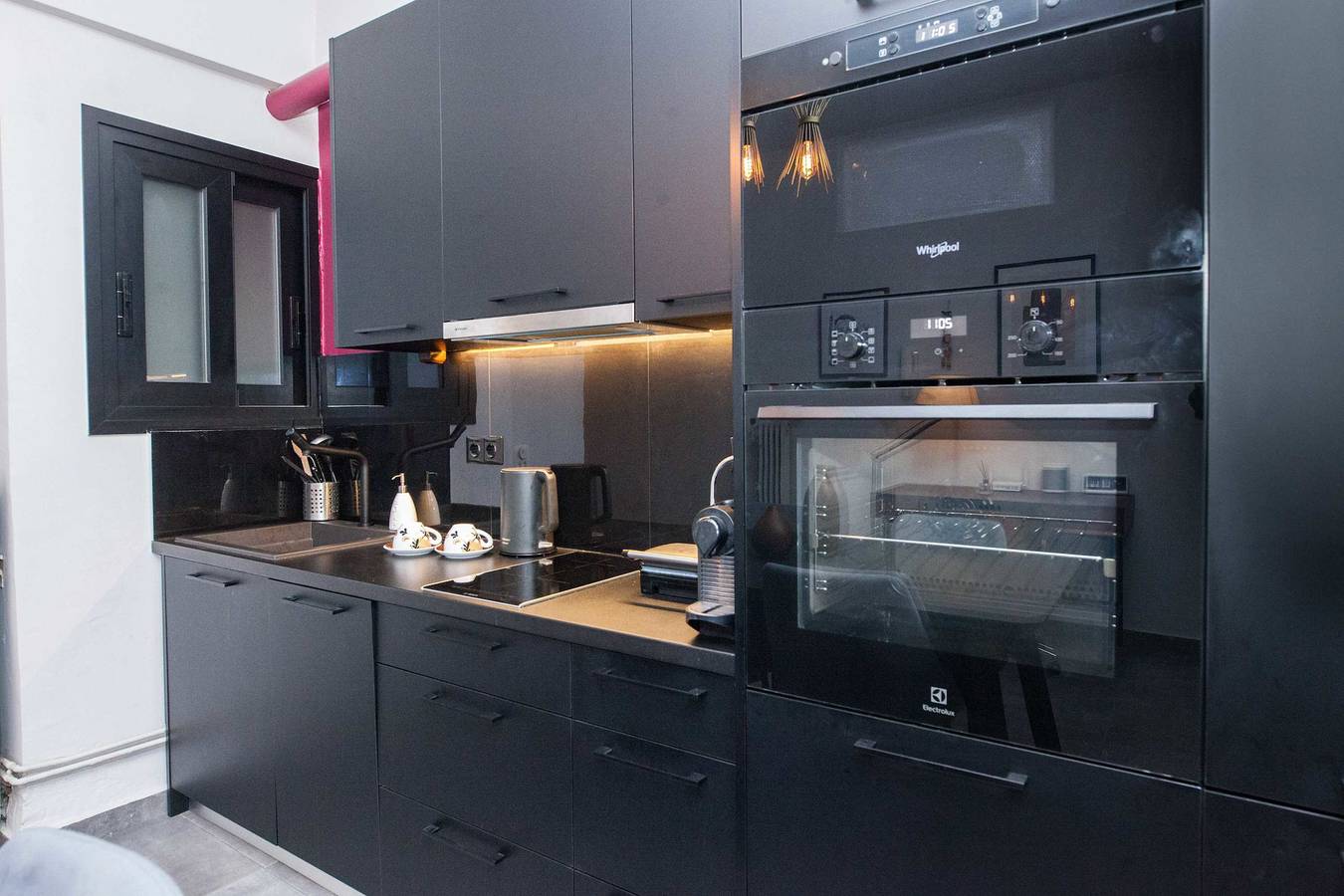 Ganze Wohnung, Ferienwohnung für 3 Personen mit Garten in Zentral-Athen, Athen
