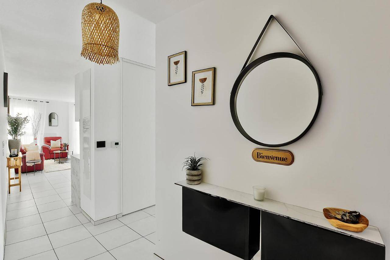 Appartement entier, Three-Bedroom Apartment in Grigny, Lyon et ses environs