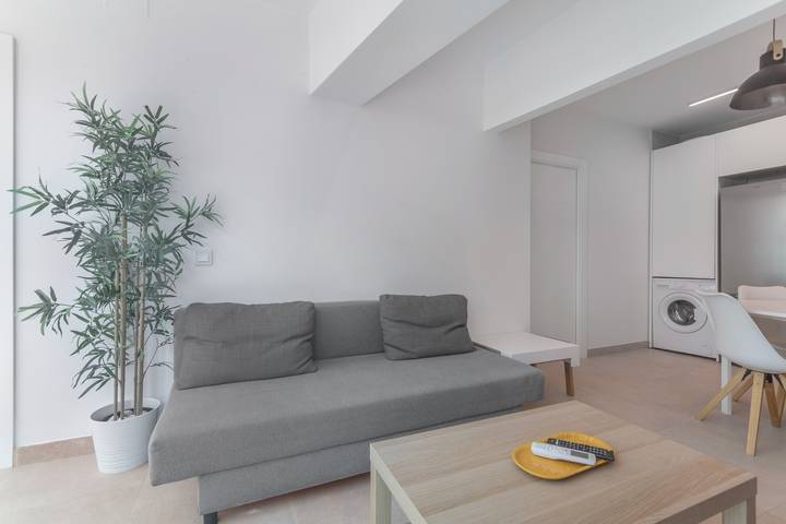 Ganze Wohnung, Ferienwohnung 'Zimmer 3' mit Wi-Fi und Klimaanlage in Torremolinos Zentrum, Torremolinos