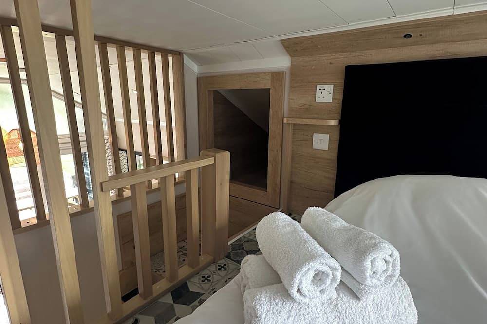 2 Bed Lodge - Sleeps 4 - Parking - Wifi in Inverness, Highlands