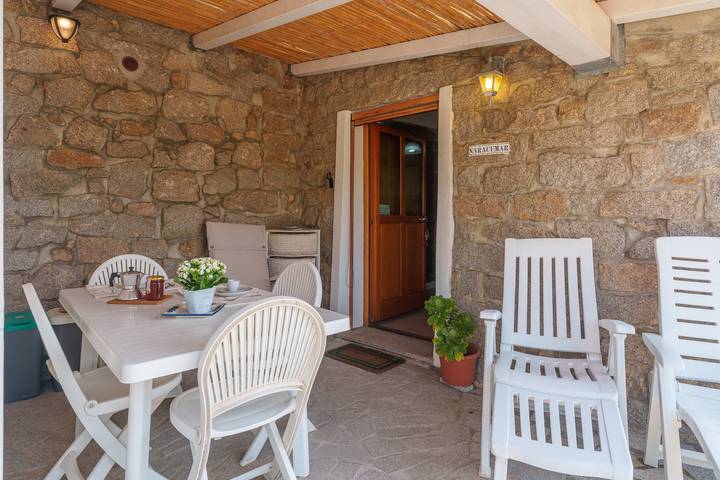 Casa vacanze 'Naracumar' con vista mare, terrazza privata e Wi-Fi in Aglientu, Gallura