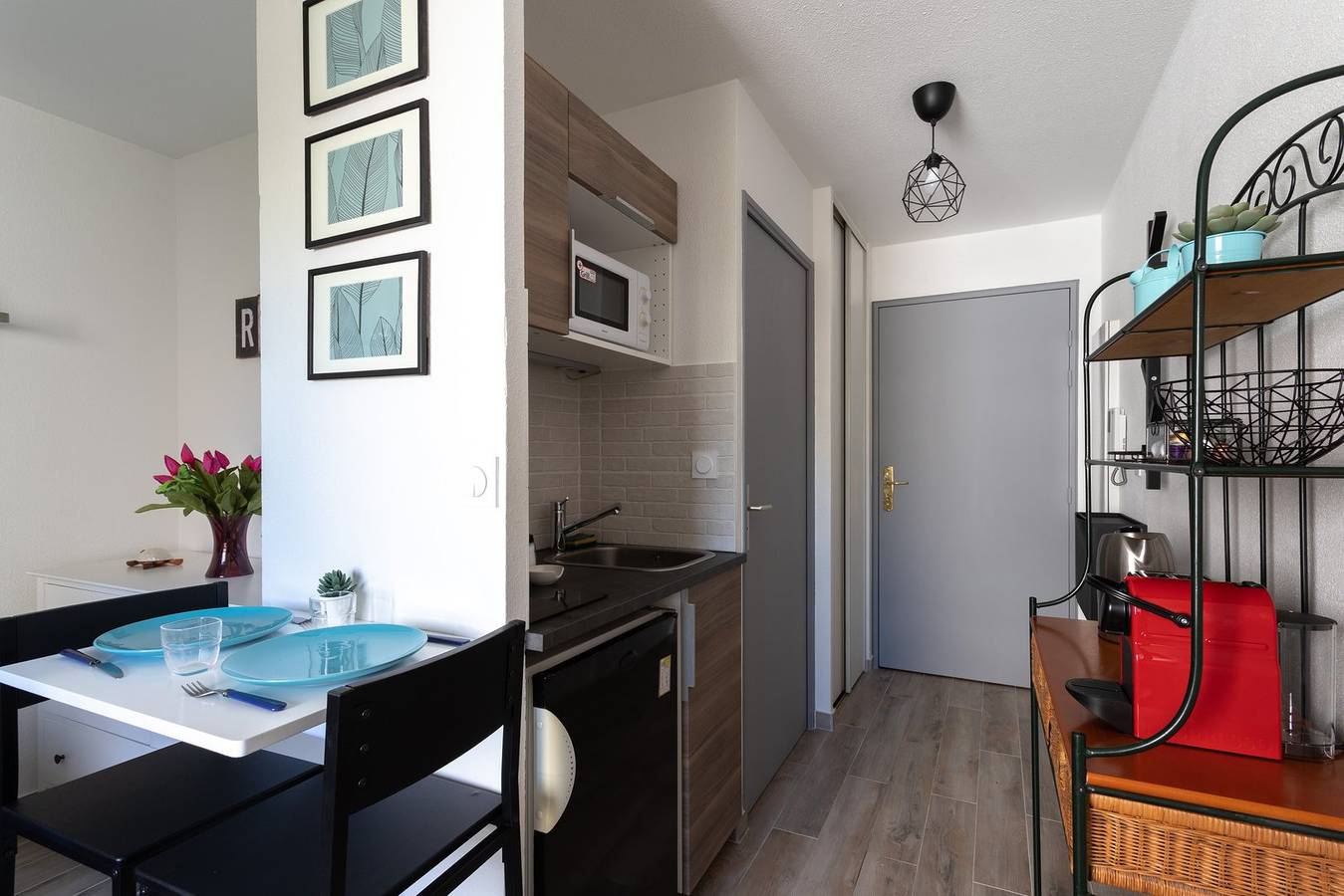 Ganzes Studio, Comfy Stay Steps from the Metro in Lyon, Rhône