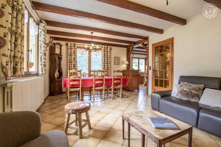 Gîte pour 8 personnes, avec balcon/terrasse et terrasse dans Arêches - 3