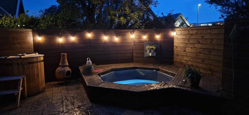 Villa for 8 people, with view and garden as well as pool in Iceland