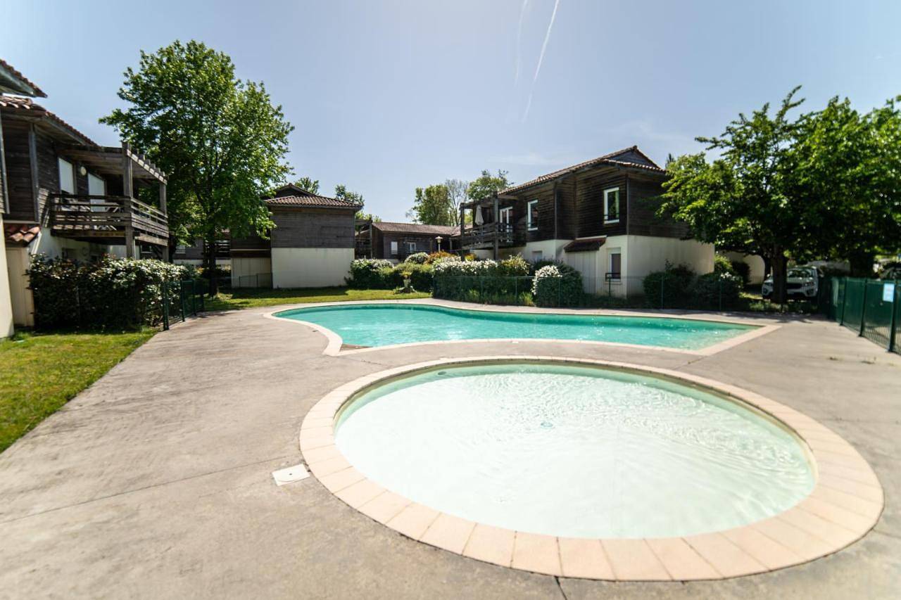 Appartement entier, Le Bellevue, 50m lac, piscine, parking, wifi, baignade surveillée in Aureilhan, Côte d’Argent