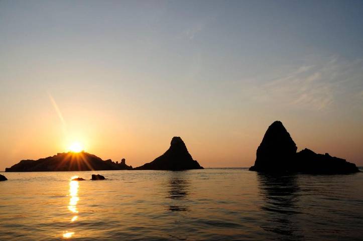 Location de vacances pour 3 personnes, avec jardin et vue à Aci Castello - 3