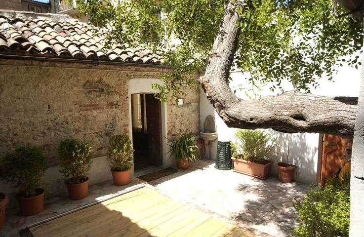 Location de vacances pour 2 personnes, avec Balcon et Terrasse ainsi que Jardin et Vue dans Trenta