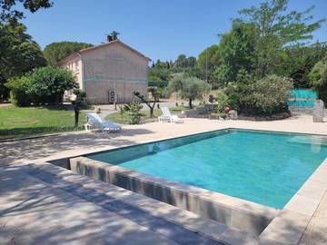 Gîte pour 4 personnes, avec jardin ainsi que vue et piscine, adapté aux familles à Saint-Christol-lès-Alès
