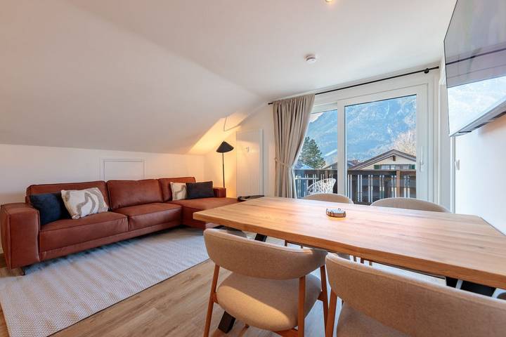 Ferienwohnung für 4 Personen, mit Balkon an der Zugspitzland