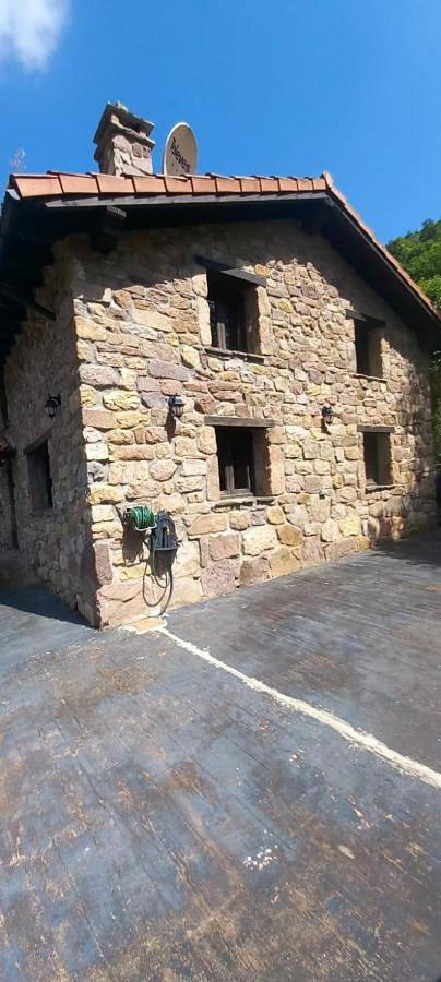 Chalet para 10 personas, con terraza y jardín, Se admiten mascotas en Valle del Miera - 2