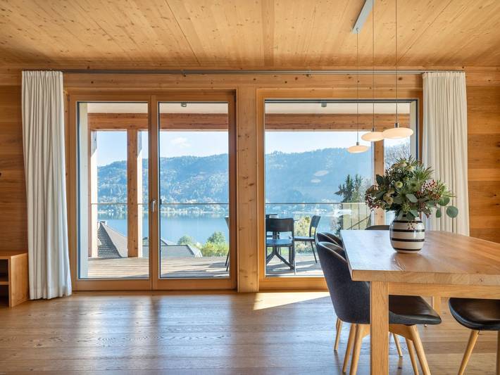 Ganze Ferienwohnung, Atelier Ronacher - Gartenwohnung Deluxe in Treffen am Ossiacher See, Gerlitzen