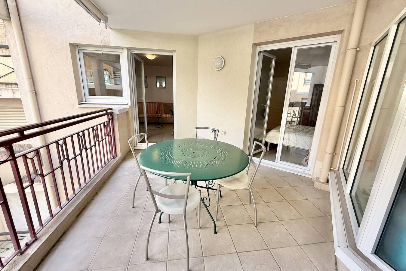 Hel ferielejlighed, Juan Les Pins - 2 people - Close to beaches and shops in Juan-les-Pins, Antibes