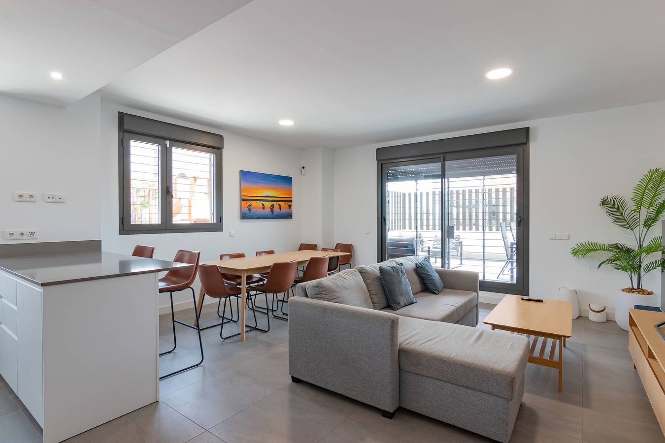 Apartamento entero, Apartamento 'Beachfront 034' con vistas al mar, Wi-Fi y aire acondicionado in Torre del Mar, Costa del Sol