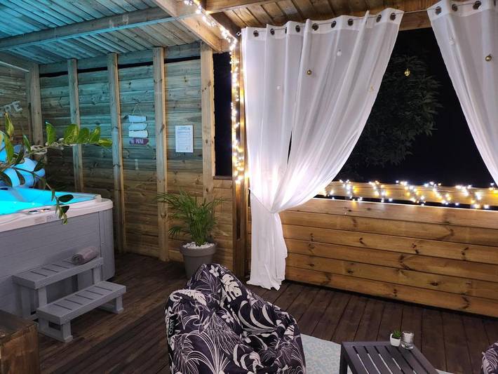 Maison de vacances pour 4 personnes, avec balcon et jacuzzi