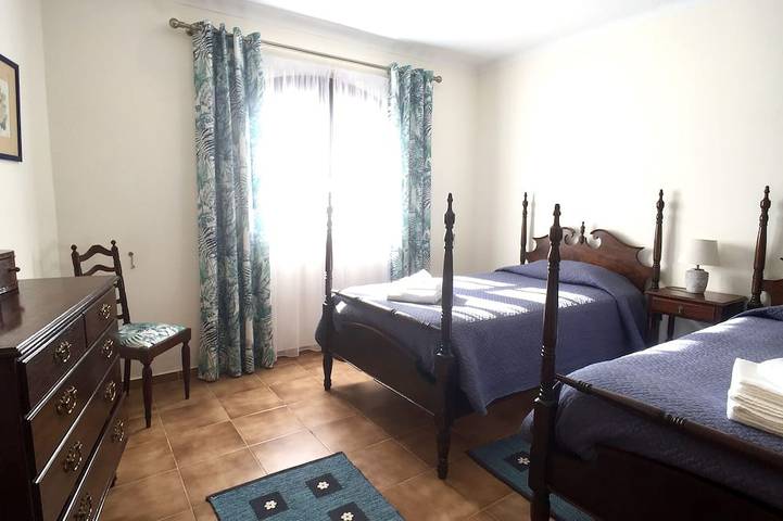 Apartamento inteiro, Apartamento Jardim Popular com Piscina! Perto da praia, marina e centro da cidade in São Sebastião, São Gonçalo de Lagos