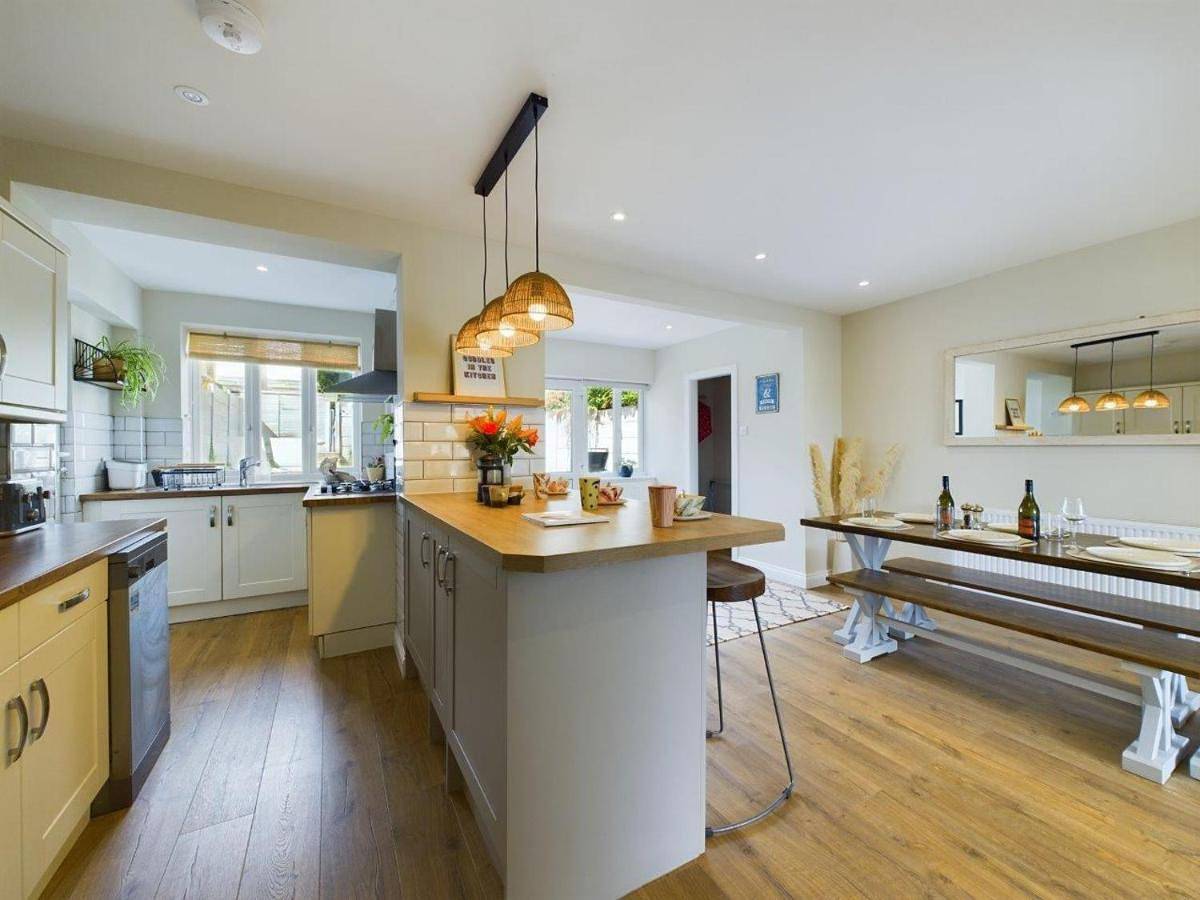 Stones Throw - stunning house, mins from beach and dogs welcome in Botany Bay, Kent