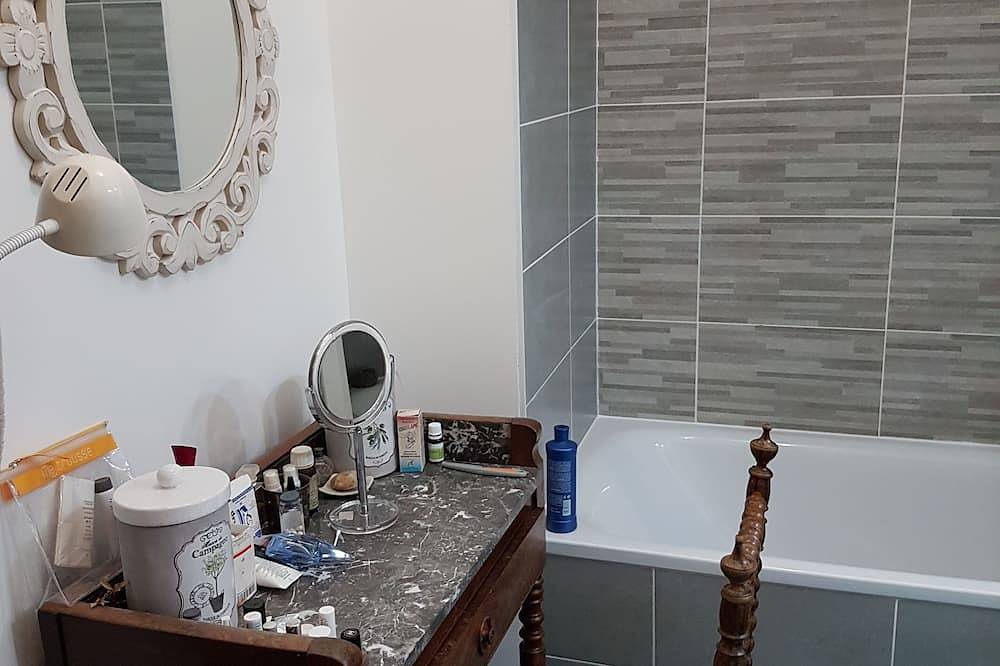 Appartement entier, Appartement en rez de jardin. Entouré de verdure. in Mérignac, Région de Bordeaux