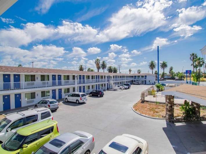 Ganze Wohnung, Modernes 1 Kingsize -bett Mit Freiem Wlan in San Bernardino, San Bernardino County