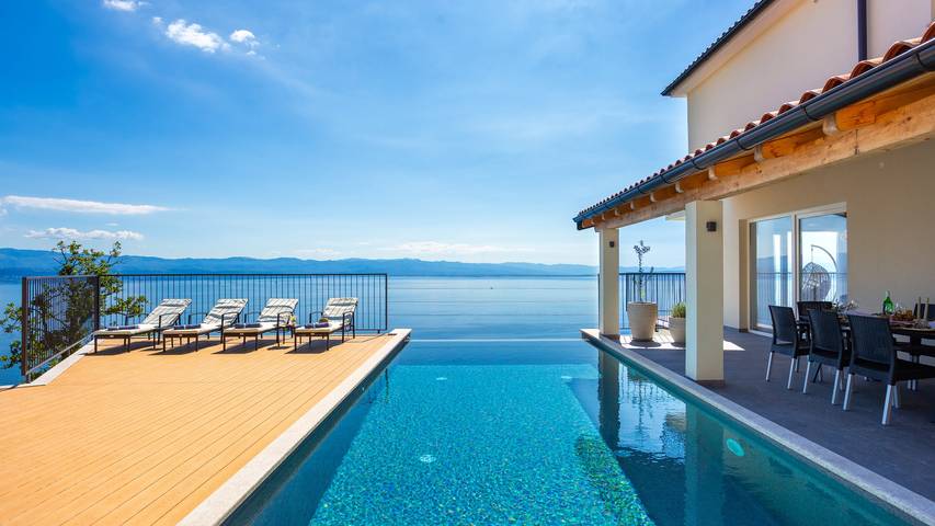 Villa für 8 Personen, mit Whirlpool und Terrasse sowie Garten in Opatija Riviera