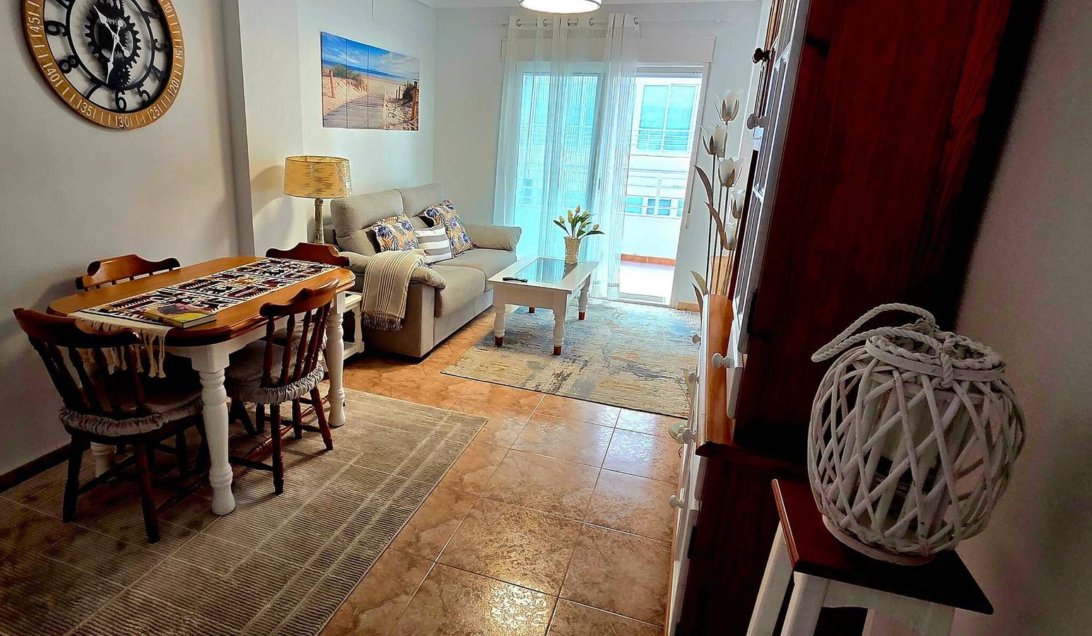 Ganze Wohnung, Apartment 'Sunflower París' mit Wlan in der Nähe des Yachthafens von Santa Pola in Santa Pola, Costa Blanca