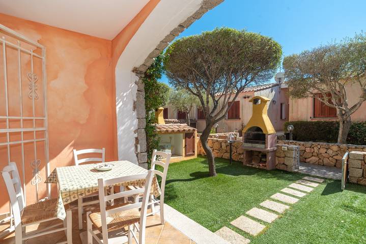 Casa vacanze "Sole Mare" vicino alla spiaggia con A/C, giardino e terrazza in Pittulongu, Olbia