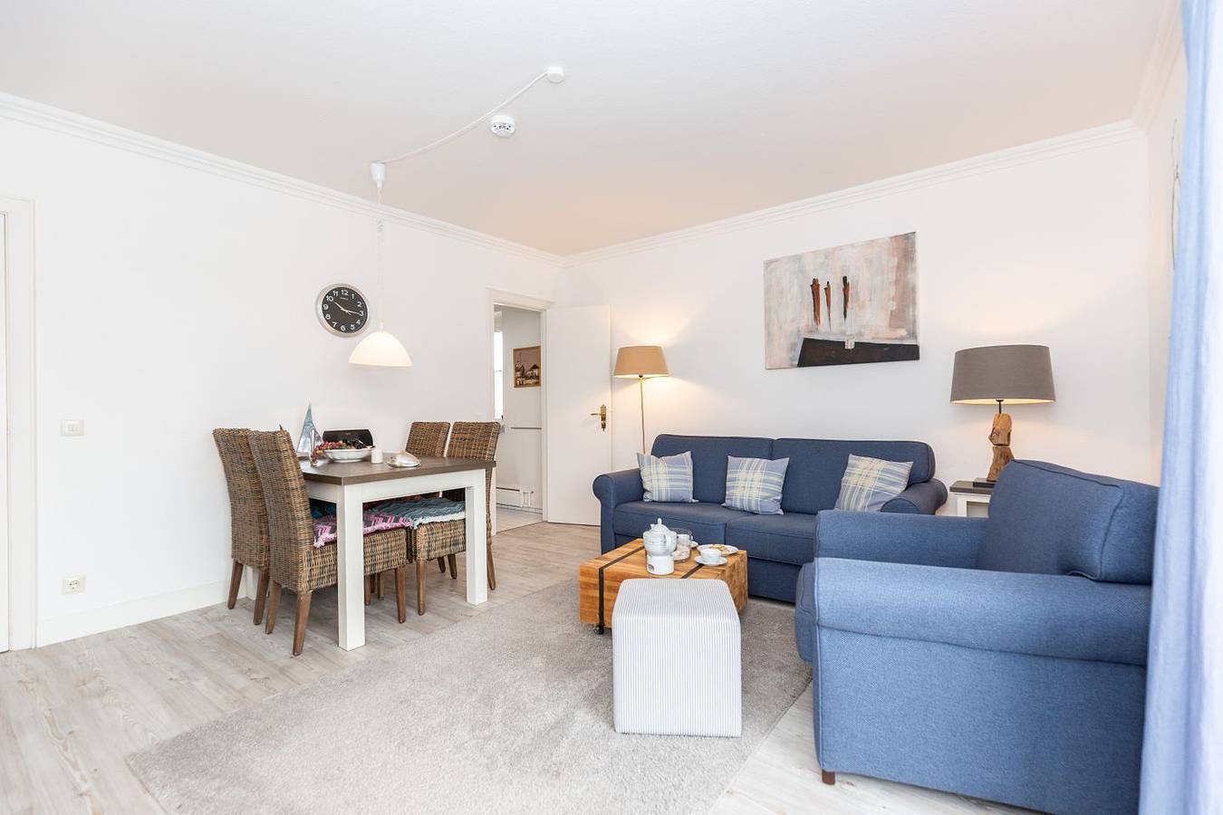 Ganze Wohnung, Helle 2-Zimmer Whg. mit Balkon, Pkw-Stellplatz und Wlan in Westerland. in Westerland, Sylt (Gemeinde)