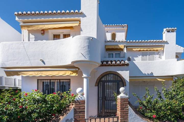 Villa for 6 people, with Balcony and Hot tub as well as Garden and Pool in La Cala de Mijas Centre