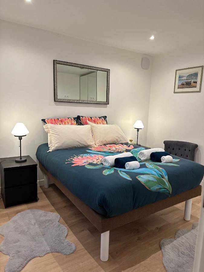 Appartement de vacances entier, Logement avec entrée indépendantes a 25 min de Paris en Rer in Yerres, Essonne
