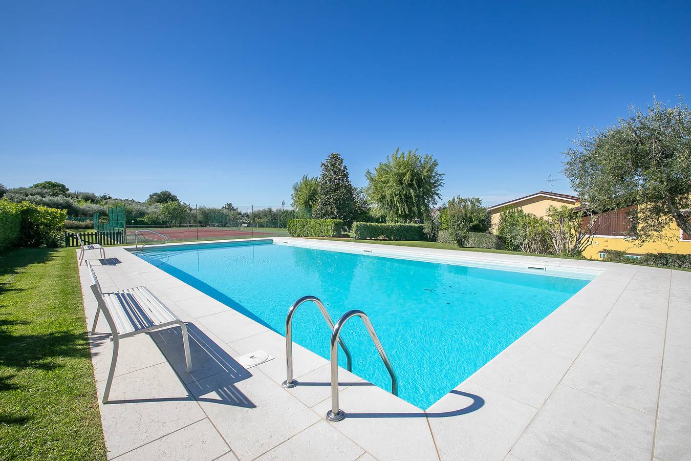 Appartamento intero, Bardolino Garden Pool &Tennis on the lake in Cisano, Bardolino